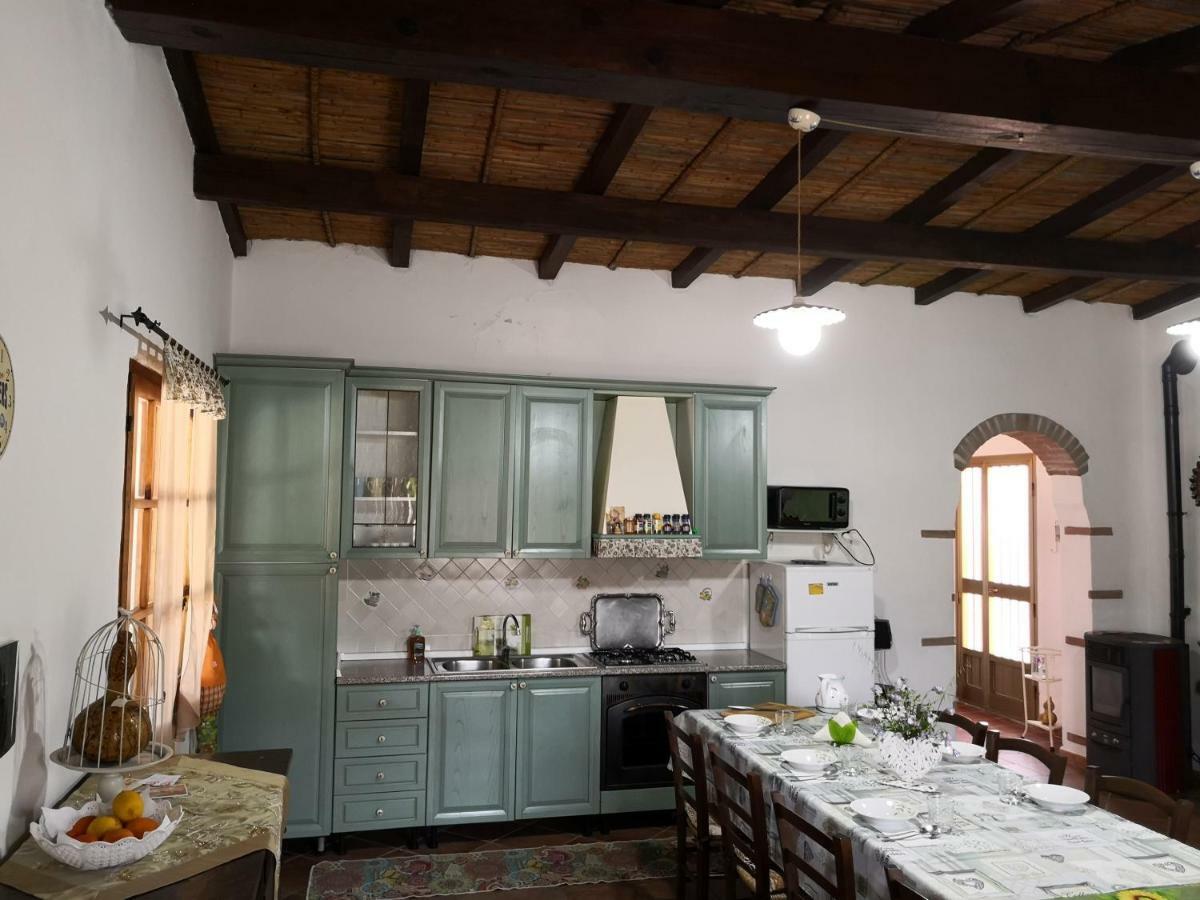 Villa L'Oleandro Oliena Exteriér fotografie