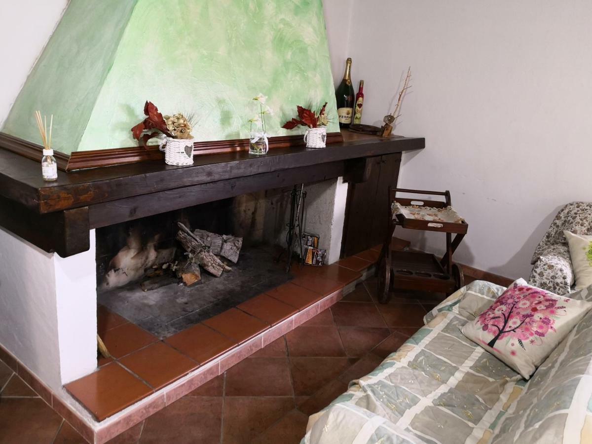 Villa L'Oleandro Oliena Exteriér fotografie