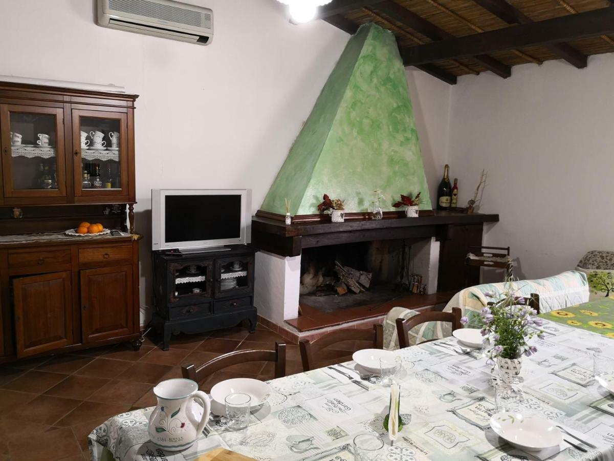 Villa L'Oleandro Oliena Exteriér fotografie